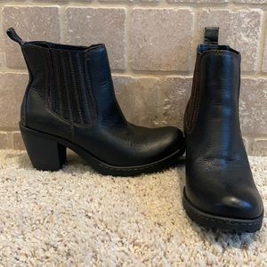 Born BOC Belina Heeled Chelsea ankle boots black 9